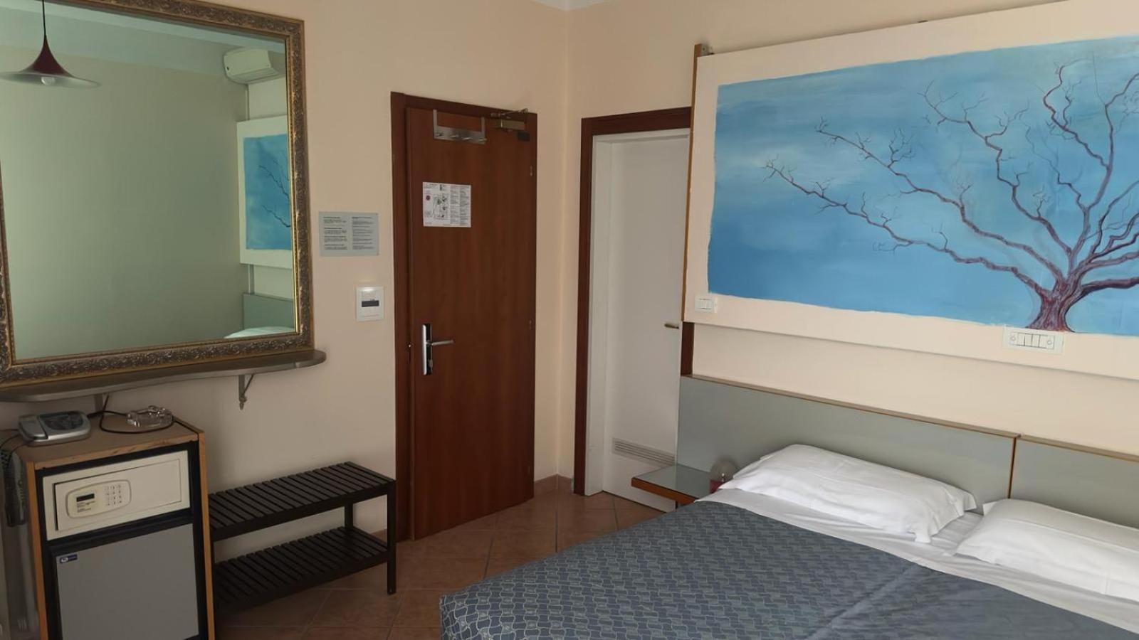 Hotel Luna Sirmione Buitenkant foto