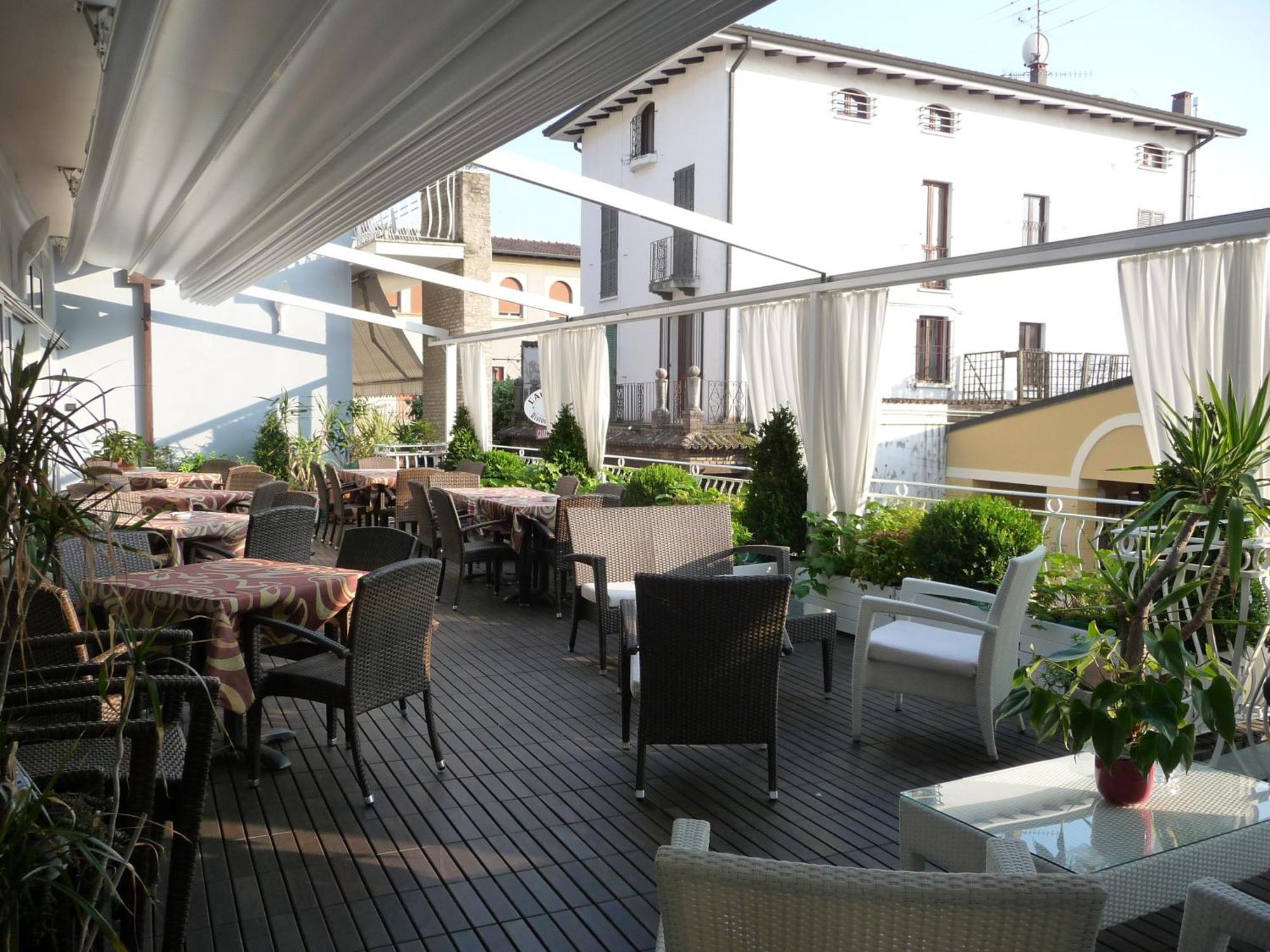 Hotel Luna Sirmione Buitenkant foto