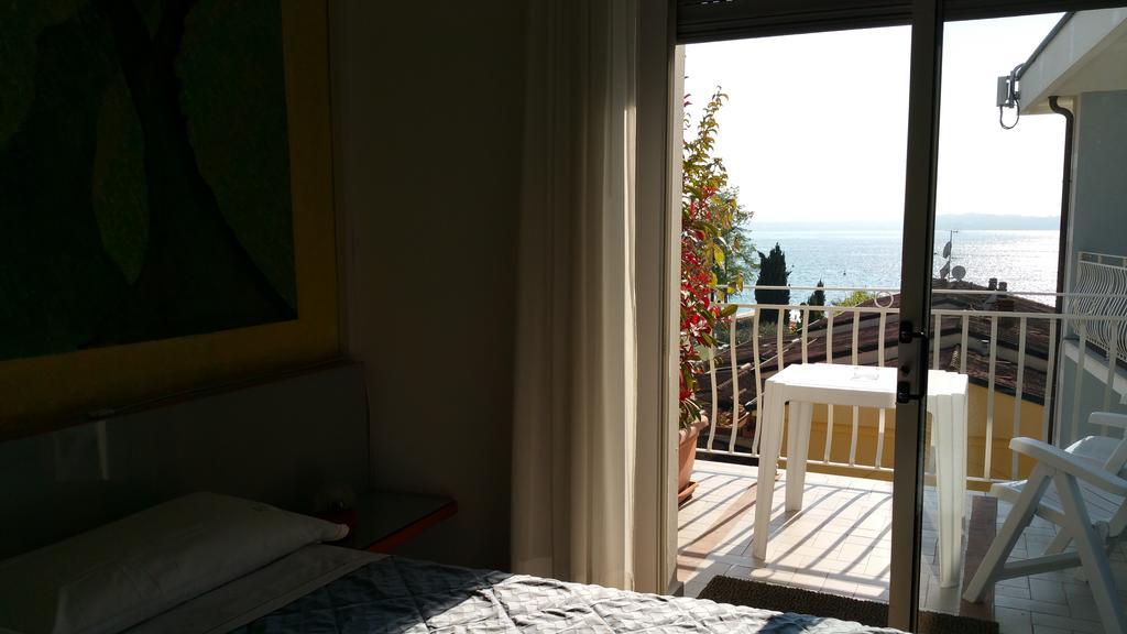 Hotel Luna Sirmione Kamer foto