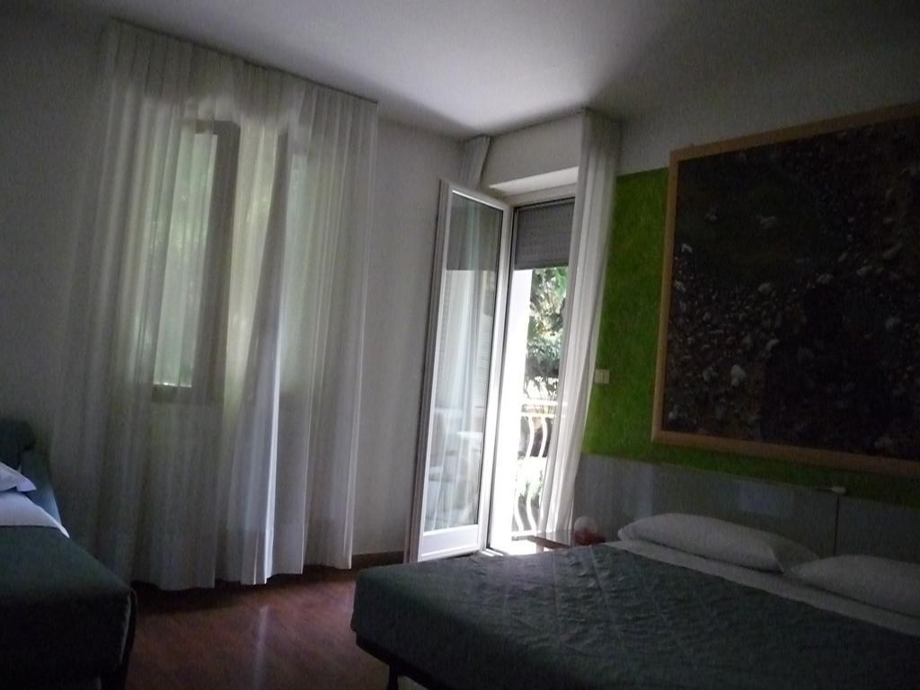 Hotel Luna Sirmione Kamer foto