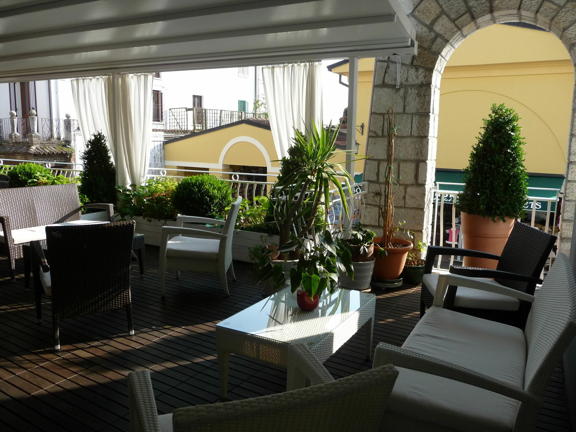 Hotel Luna Sirmione Buitenkant foto