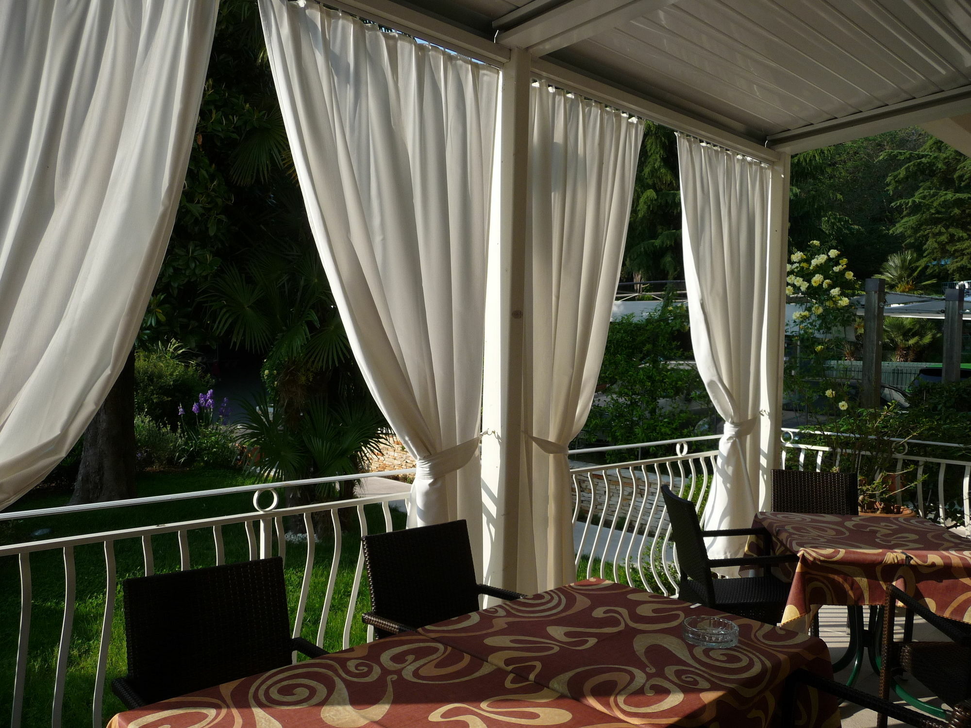 Hotel Luna Sirmione Buitenkant foto